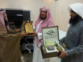 زيارة وفد من جمعية البر الخيرية بالجوف للمستودع الخيري ببريدة زيارة وفد من جمعية البر الخيرية بالجوف للمستودع الخيري ببريدة